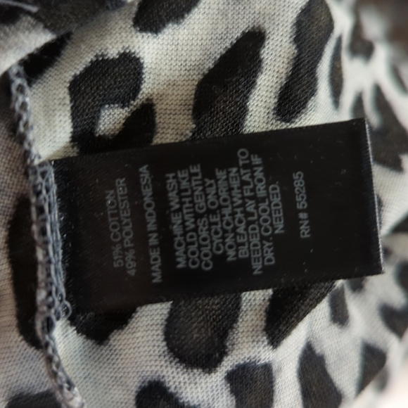 Sexy black, white and gray leopard print. Very lightweight slightly see-through - Picture 6 of 6